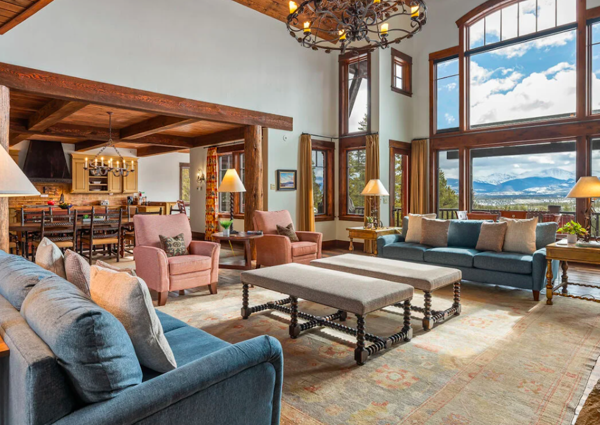 How to Decorate Your Winter Park Short-Term Rental with Rustic Comfort and Modern Luxury